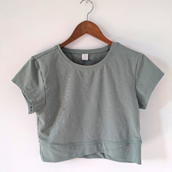 Old Navy Powerchill M Crop Top - Picture 1 of 4